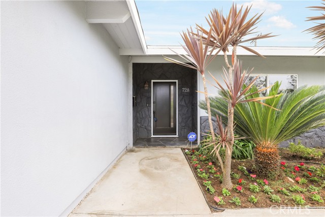 Detail Gallery Image 2 of 28 For 728 E Algrove St, Covina,  CA 91723 - 4 Beds | 2 Baths