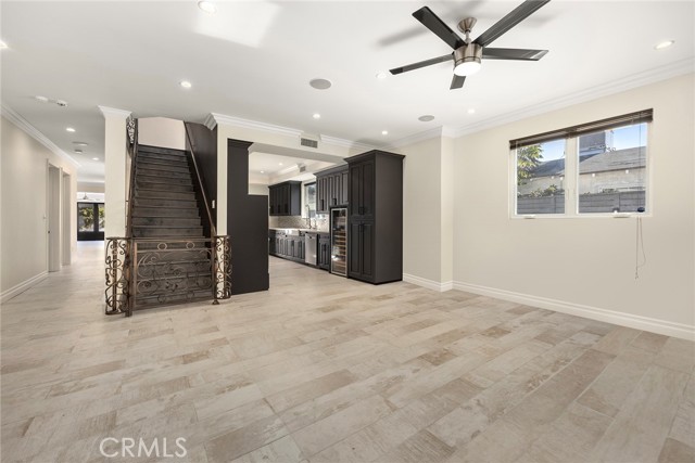 Dining area without the movable island