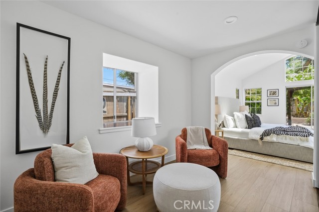 983 Oak Street, Costa Mesa CA: https://media.crmls.org/medias/95cff0be-e527-4570-8adc-5ce72a1bec83.jpg
