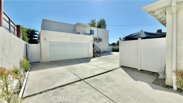 11125 Glenoaks Boulevard, Pacoima CA: https://media.crmls.org/medias/95d0439d-cd53-4ad5-8b38-239f87623220.jpg