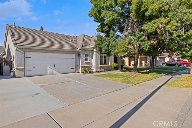Detail Gallery Image 2 of 38 For 1576 Castle Way, Lemoore,  CA 93245 - 3 Beds | 2 Baths