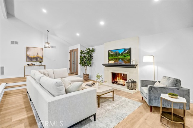 Detail Gallery Image 6 of 30 For 27064 Esward Dr, Calabasas,  CA 91301 - 5 Beds | 3 Baths