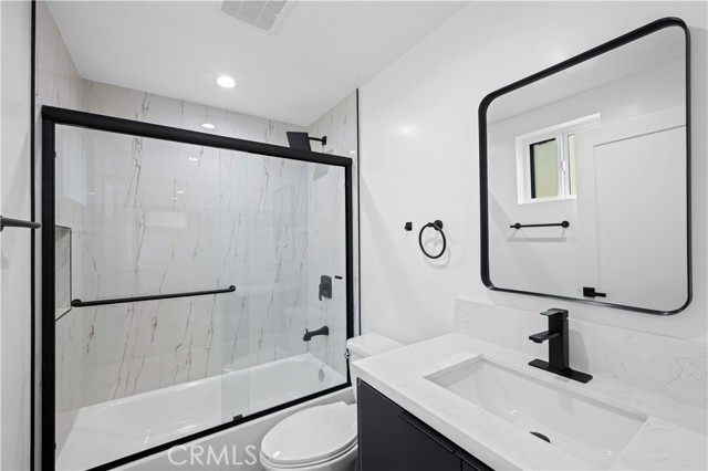 Detail Gallery Image 32 of 36 For 2922 12th Ave, Los Angeles,  CA 90018 - 4 Beds | 4 Baths