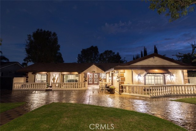 Detail Gallery Image 2 of 54 For 18834 Devonshire St, Northridge,  CA 91324 - 3 Beds | 3 Baths