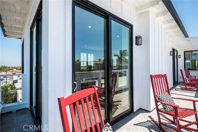 724 13th Street, Manhattan Beach, California 90266, 6 Bedrooms Bedrooms, ,7 BathroomsBathrooms,Residential,For Sale,13th,SB25038463