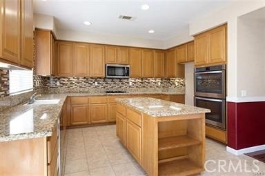 Detail Gallery Image 3 of 5 For 45591 Pheasant Pl, Temecula,  CA 92592 - 5 Beds | 4 Baths