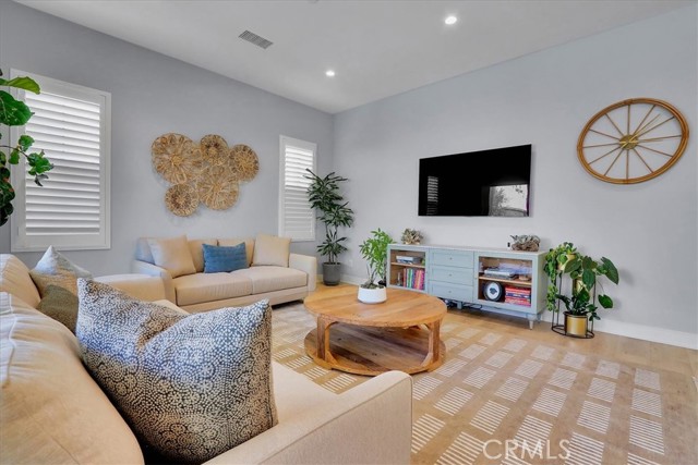 185 Plum Lily, Irvine CA: https://media.crmls.org/medias/95d274e6-c4db-4ef7-822e-5b0b3ed58bbf.jpg