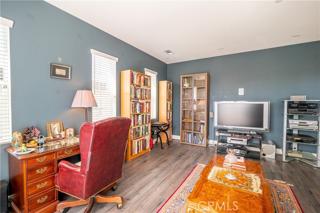 Detail Gallery Image 36 of 49 For 20523 Stella, Saugus,  CA 91350 - 4 Beds | 4 Baths