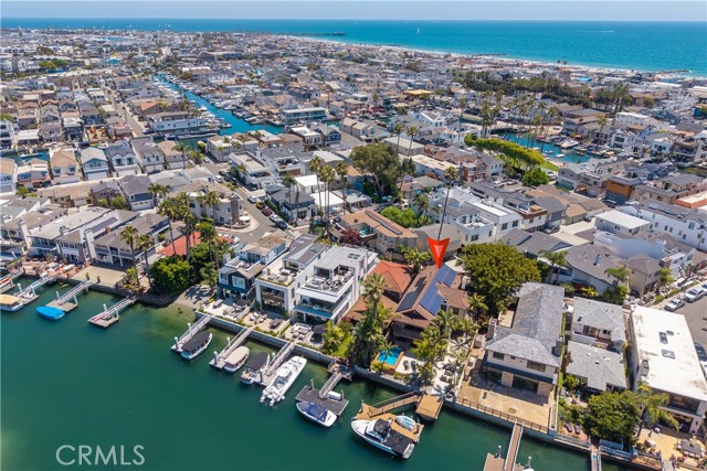 3908 Channel Place, Newport Beach CA: https://media.crmls.org/medias/95d360d4-e7b6-447d-9f93-5e7680391089.jpg