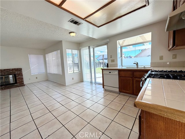 Detail Gallery Image 13 of 33 For 25343 Ceremony Ave, Moreno Valley,  CA 92551 - 3 Beds | 2/1 Baths