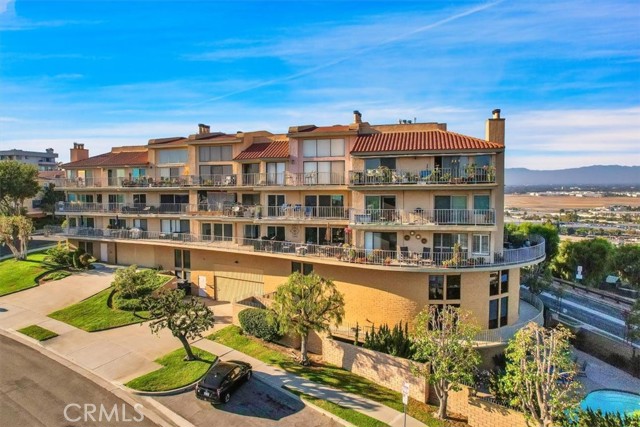 Detail Gallery Image 1 of 1 For 2700 E Panorama Dr #205,  Signal Hill,  CA 90755 - 2 Beds | 2 Baths