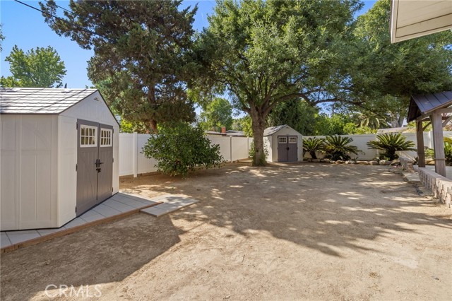 7027 Shoshone Avenue, Van Nuys CA: https://media.crmls.org/medias/95d3eb9b-f8c1-4d88-9573-98a6585b2cc4.jpg