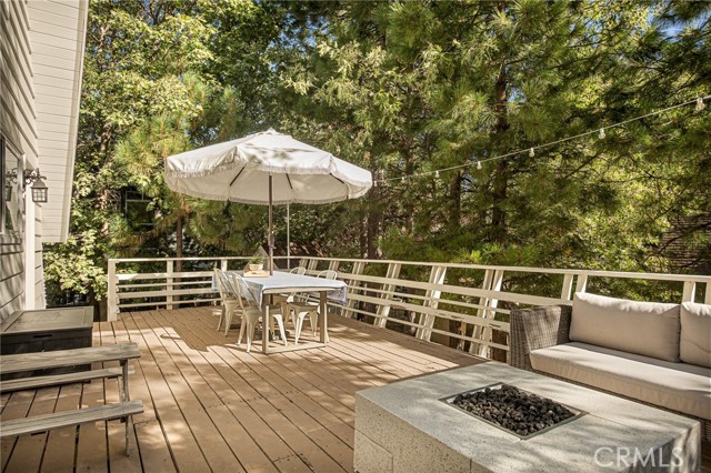 Detail Gallery Image 10 of 51 For 987 Tirol Ln, Lake Arrowhead,  CA 92352 - 3 Beds | 2 Baths