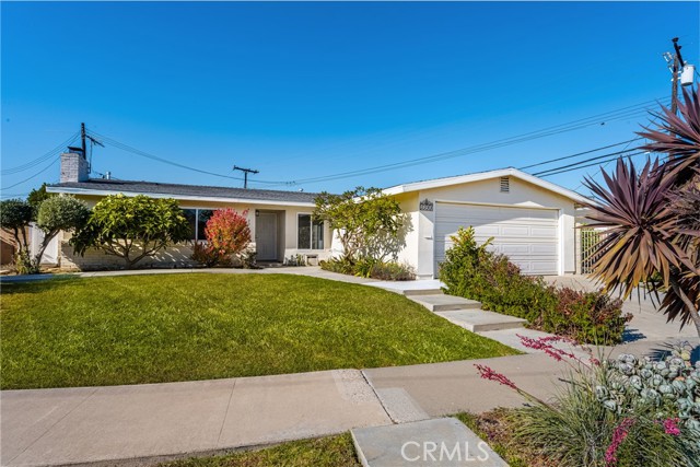 Detail Gallery Image 1 of 1 For 3288 Arizona Ln, Costa Mesa,  CA 92626 - 3 Beds | 2 Baths