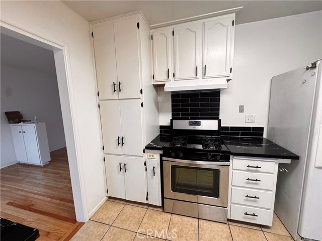 Detail Gallery Image 10 of 19 For 832 W Granada Ct, Ontario,  CA 91762 - 3 Beds | 1/1 Baths