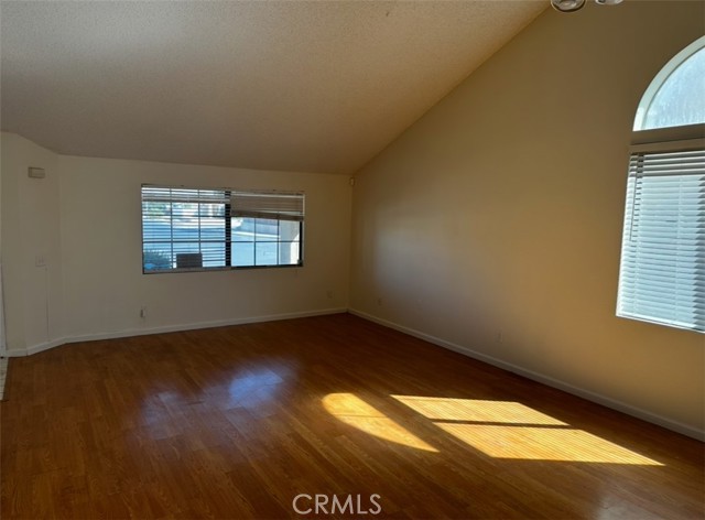 Detail Gallery Image 3 of 33 For 13675 Riverstone Dr, Victorville,  CA 92392 - 3 Beds | 2/1 Baths