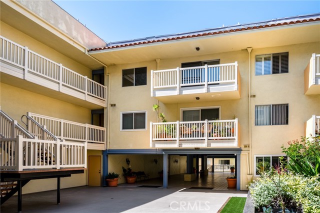 1707 Pacific Coast Highway, Hermosa Beach, California 90254, 1 Bedroom Bedrooms, ,1 BathroomBathrooms,Residential,For Sale,Pacific Coast Highway,SB26076902
