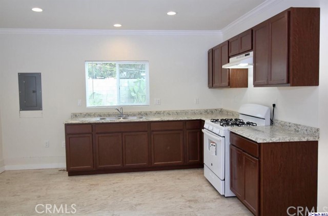 232 W Ash Avenue