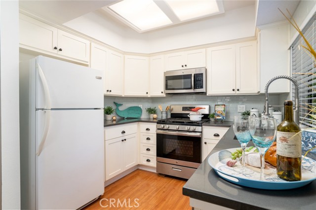 4752 Tiara Drive, Huntington Beach CA: https://media.crmls.org/medias/95d61833-c1eb-4a4c-8724-422c87042884.jpg