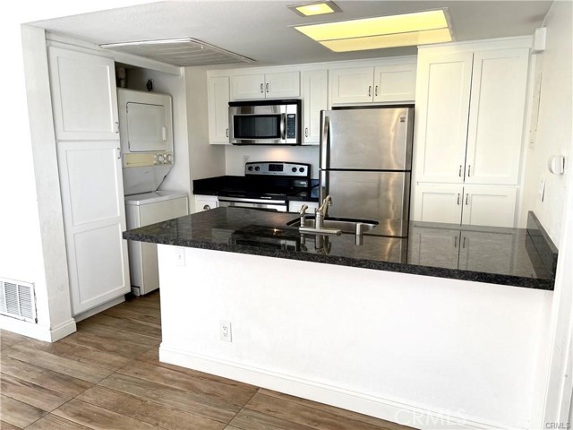 Detail Gallery Image 8 of 21 For 26196 Sanz a,  Mission Viejo,  CA 92691 - 2 Beds | 2 Baths