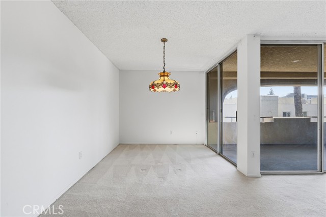 Detail Gallery Image 12 of 50 For 5330 Lindley Ave #305,  Encino,  CA 91316 - 2 Beds | 2 Baths