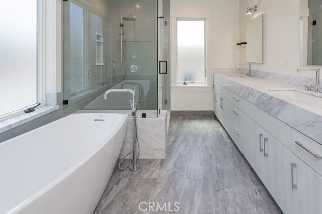 4114 The Strand, Manhattan Beach, California 90266, 4 Bedrooms Bedrooms, ,4 BathroomsBathrooms,Residential,Sold,The Strand,EV22119797