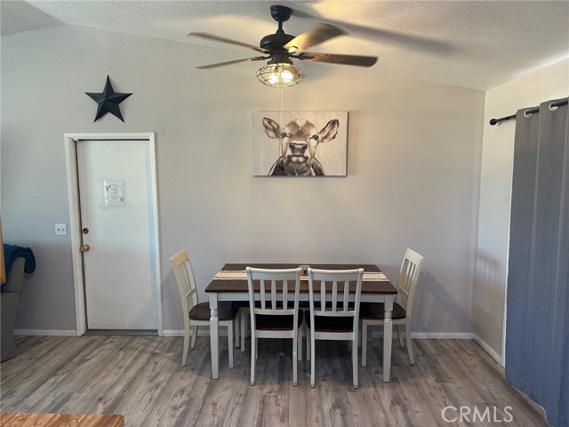 Detail Gallery Image 13 of 31 For 21135 Caribou Ave, Apple Valley,  CA 92308 - 3 Beds | 2 Baths