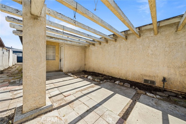 13208 Florwood Avenue, Hawthorne CA: https://media.crmls.org/medias/95d79700-0548-407b-a546-7cf985c2d3e9.jpg