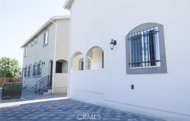 Detail Gallery Image 8 of 9 For 12500 Wilmington #B,  Compton,  CA 90222 - 4 Beds | 3 Baths