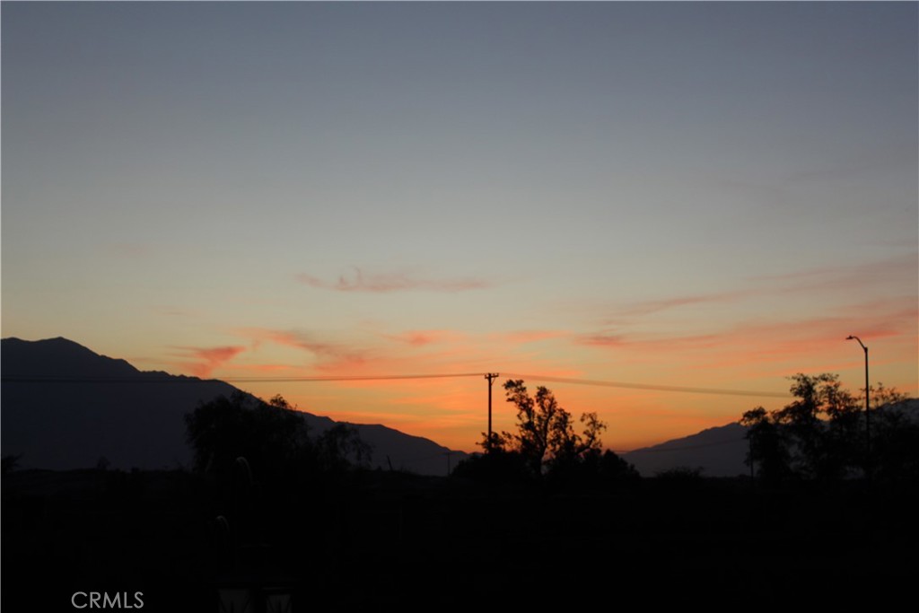 https://media.crmls.org/medias/95d83022-7ddc-4eb7-b33a-279daf583486.jpg?preset=X-Large
