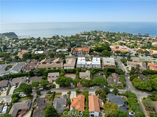 Detail Gallery Image 2 of 18 For 2308 via Rivera, Palos Verdes Estates,  CA 90274 - 4 Beds | 3/1 Baths