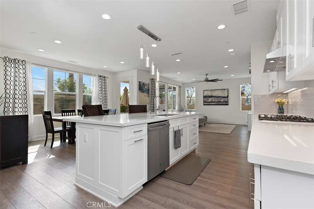 13412 Peony Ave
