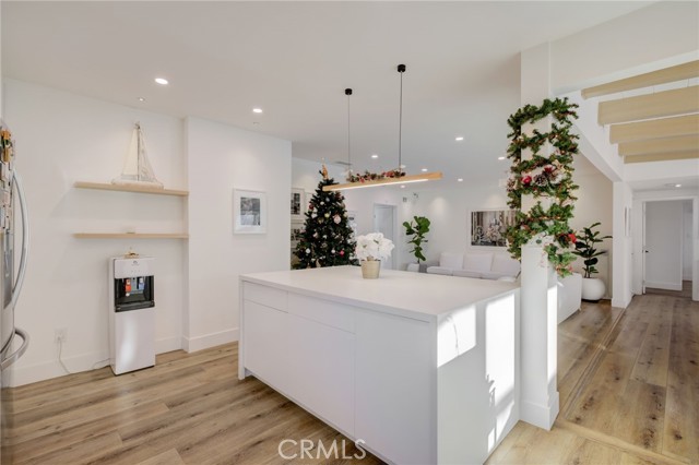 Detail Gallery Image 37 of 72 For 8161 Encino Ave, Northridge,  CA 91325 - 4 Beds | 3 Baths