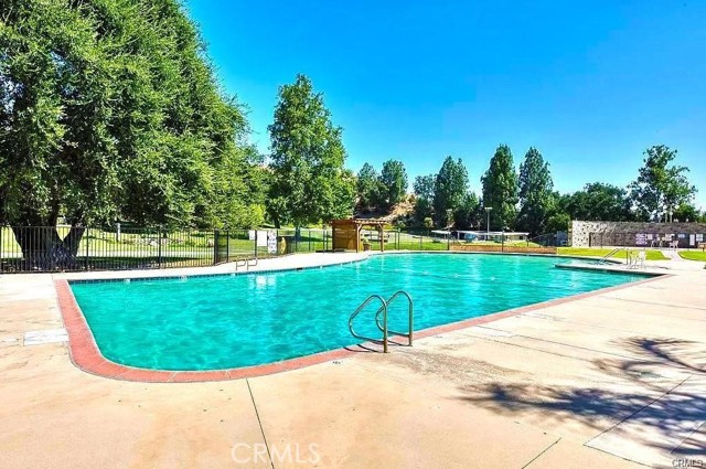 Detail Gallery Image 10 of 15 For 19816 Spanish Oak, Newhall,  CA 91321 - 2 Beds | 2 Baths