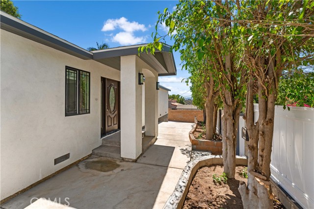 Detail Gallery Image 3 of 34 For 9310 Thompson Ave, Chatsworth,  CA 91311 - 3 Beds | 2 Baths