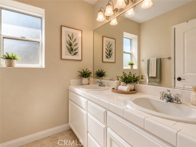 10025 Topanga Canyon, 108 photo 25