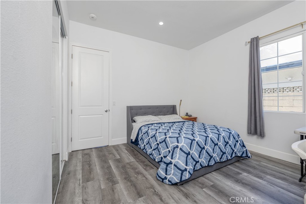 1224 E Live Oak Court
