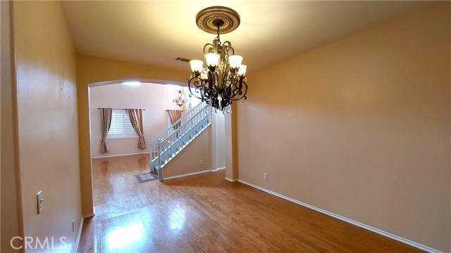 21107 Oakleaf Canyon Drive, Newhall CA: https://media.crmls.org/medias/95da96ba-acef-42c4-880d-a7bc568795a9.jpg