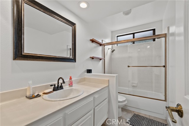 Detail Gallery Image 21 of 47 For 25842 Vaquero Ct, Valencia,  CA 91355 - 4 Beds | 3 Baths