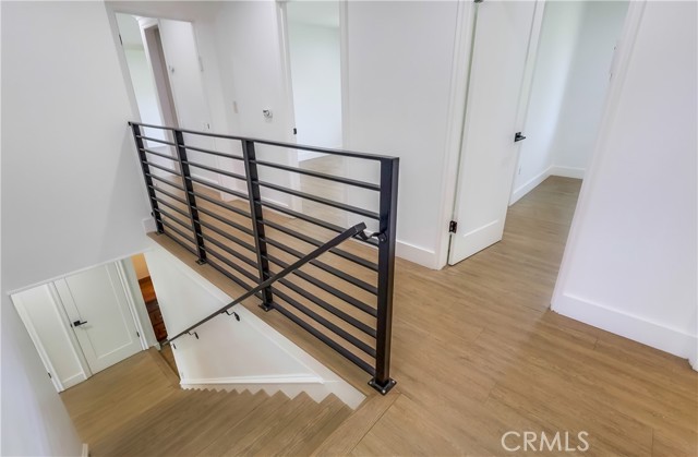 5528 Voletta Place, Valley Village CA: https://media.crmls.org/medias/95db267a-6515-4f9b-9271-452256d532b9.jpg