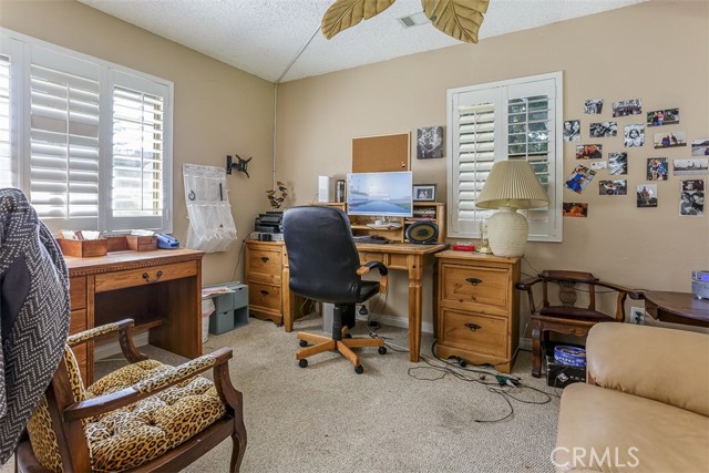 Detail Gallery Image 9 of 26 For 18571 Glenview Ct, Tehachapi,  CA 93561 - 3 Beds | 3/1 Baths