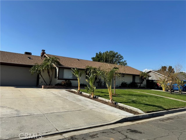 Detail Gallery Image 3 of 41 For 5773 Angela, Jurupa Valley,  CA 92509 - 4 Beds | 2 Baths