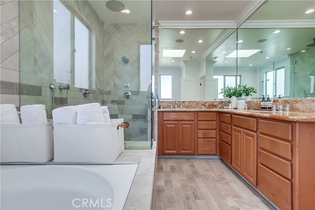 Detail Gallery Image 42 of 53 For 1902 Marshallfield Ln a,  Redondo Beach,  CA 90278 - 4 Beds | 3/1 Baths