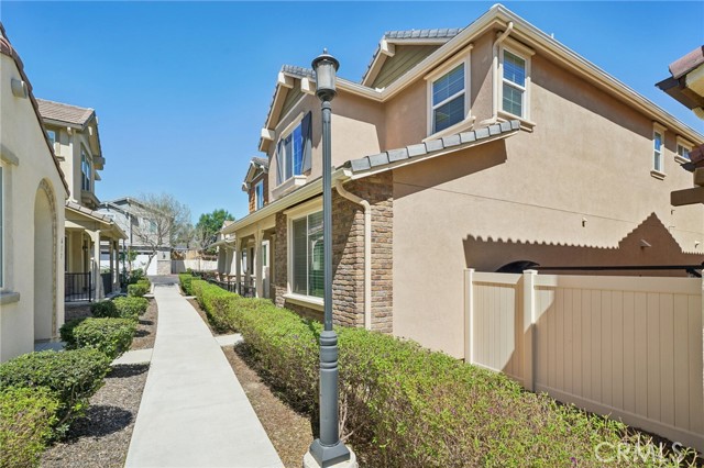 Detail Gallery Image 10 of 57 For 618 S Brampton Ln, Rialto,  CA 92376 - 4 Beds | 3 Baths