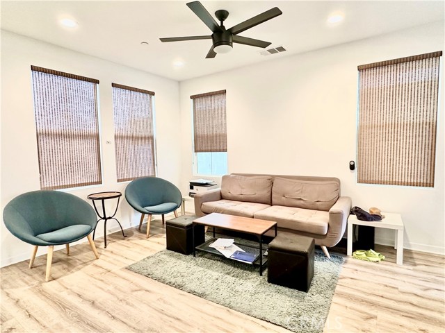 Detail Gallery Image 4 of 28 For 403 Aura Dr, Costa Mesa,  CA 92626 - 4 Beds | 3 Baths