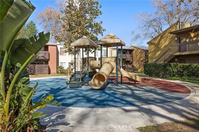 Detail Gallery Image 26 of 29 For 18350 Hatteras #157,  Tarzana,  CA 91356 - 3 Beds | 2 Baths