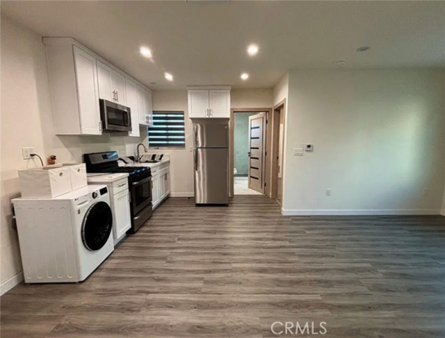 10941 Oro Vista Avenue, Sunland CA: https://media.crmls.org/medias/95ddb9d8-191b-4d02-931e-ab59bb1dfa29.jpg