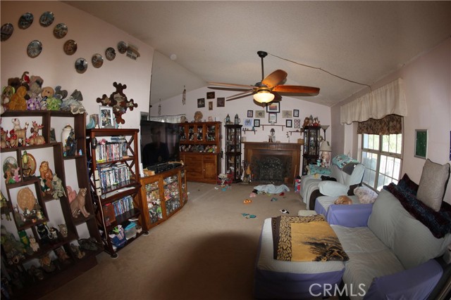 7117 Bonita Avenue, Joshua Tree CA: https://media.crmls.org/medias/95de44b4-cce8-4666-bbdd-8a4e85f4c0dc.jpg