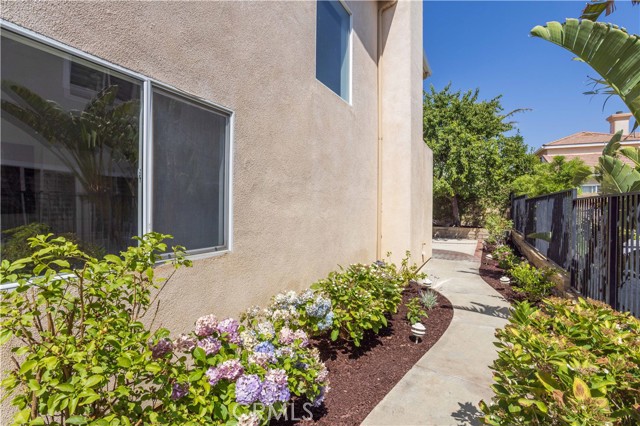 Detail Gallery Image 35 of 49 For 11787 Oakhurst Way, Porter Ranch,  CA 91326 - 5 Beds | 3 Baths