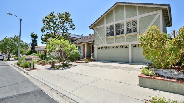 20931 Avenida Amapola, Lake Forest CA: https://media.crmls.org/medias/95df8145-2ecf-4e71-aaa6-27000daf07a0.jpg